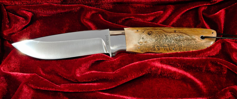 DNC „Athos“ – RWL34 | Mammutelfenbein | Scrimshaw Gravur Bär | Exklusives Sammlermesser | Jagdmesser