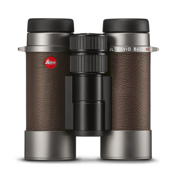 Leica Ultravid 8x32 HD-Plus Special Edition – Vorderansicht, braunes Kalbsleder